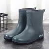 Botas de lluvia de moda para hombre, calzado exterior de caña alta antideslizante con cordón para cocina, lavado de autos, motociclista, zapatos de agua de caña alta con suela gruesa