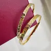 Pulsera de Hielo Triturado Brillante para Mujer, Alta Retención del Color, Lujo Ligero, Diseño de Nicho, Pulsera Cerrada de Oro Triturado, Accesorio de Joyería