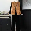 Nueva colección de otoño estilo chino: chal bordado con lentejuelas, diseño elaborado, ropa para mujer talla grande, conjunto de tres piezas en terciopelo dorado