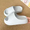 Chinelos de EVA super macios, não porosos e de sola grossa para mulheres com estampas fofas de desenhos animados, adequados para o verão, antiderrapantes, sem odor, com toque confortável