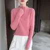 Otoño e invierno 2026 nuevo tejido de punto de lana pura de cuello medio medio abierto de manga larga para mujer color liso top suéter de lana acanalado