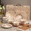 Conjunto de Regalo de Boda Muy Atractivo para Recién Casados, Uso en Casa Color Bajo Esmalte Lujo Ligero Caja de Regalo para Inauguración de Casa, Tazones, Platos, Vajilla de Cerámica