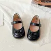 Sapatos de Princesa de Couro para Meninas 2026 Primavera e Outono Mocassins Vermelhos Estilosos para Crianças Sapatos Únicos com Sola Macia para Bebês