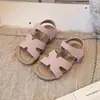 Sandalias Cómodas para Niñas 2026 Verano Nuevos Zapatos de Playa de Suela Suave para Niños Zapatos de Princesa Casuales Cómodos para Bebé Versátiles
