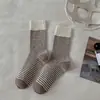 Calcetines de lana a rayas para mujer, calcetines cálidos de otoño e invierno hasta la mitad de la pantorrilla, calcetines largos versátiles retro sin costuras