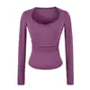 Camiseta de manga larga con cuello corazón fruncido para mujer, nuevo estilo otoño 2026, estilo chica hot americana, color liso, corte ajustado, camiseta básica que realza la figura