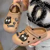 Novas Sandálias Tamanco de Verão para Mulheres 2026, Meias Pantufa Fechadas na Ponta, Solado Macio para Exterior, Estilo Cartoon de Celebridade da Internet para Praia