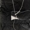 Collar único con gancho de viento frío geométrico, diseño de nicho femenino, collar con borla de acero de titanio de lujo ligero de alta calidad