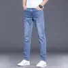 Jeans de alta gama en color azul claro para hombre, corte slim, corte recto, elásticos, cómodos, transpirables, pantalones casuales, nuevo modelo de primavera