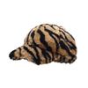Nuevo Gorro de Béisbol Cálido con Diseño de Felpa Europeo y Americano Moda para Mujer Gorra Versátil para Exteriores Sombrero de Sol de Moda