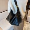 Bolsa Tote de Axila Simples de Alta Qualidade e Grande Capacidade Cor Pura Bolsa Feminina 2023 Nova Outono e Inverno Casual Ombro Transversal