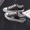 Liquidación Primavera/Verano 2025 Nuevas Zapatillas Blancas Versátiles para Mujer Estilo Coreano Zapatos Casuales Estudiantes Moda Planas de Cuero Zapatos de Entrenamiento