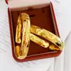 Pulsera abierta de oro laminado superficie brillante versión ancha llena de estrellas mismo estilo que la tienda de oro diseño moderno sentido de diseño boda tres oros pulsera