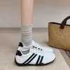 Zapatillas de entrenamiento alemanas de suela plana para mujer, nuevas zapatillas súper populares Forrest Gump Otoño-Verano 2026, zapatillas deportivas casuales blancas