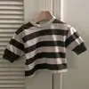 Camiseta Informal Suelta de Manga Nueve Puntos con Cuello Redondo y Rayas Anchas para Bebé - Primavera y Otoño INS - Top Cómodo para Niños y Niñas