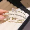 Pulsera Abierta Doble Capa de Mariposa con Circonita, Suave y Atmosférica, para Mujer, Joyería Versátil de Lujo Ligero de Nicho para el Día a Día con un Toque de Alta Gama