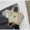 Bolsas de Nicho Transfronteiriças para Mulheres 2026 Nova Moda Primavera e Verão Bolsa de Ombro Acolchoada Casual para o Dia a Dia Bolsa Transversal