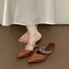 Sandálias de Salto Alto Super Modernas com Bico Fino Estilosas 2026 Verão Sandálias Anabela Fechadas Deslumbrantemente Bonitas Estilo Francês para Mulheres