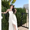 Vestido Romántico de Encaje Estilo Francés con Escote Halter, Diseño Único, Vestido Largo sin Espalda, Vestido Irregular