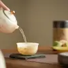 Taza de cerámica mate con glaseado de hielo con diseño de montaña y nube, taza de té de cerámica para el hogar de alta gama, juego de té kung fu de lujo ligero, taza de maestro anti-quemaduras