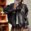 Nueva chaqueta de cuero de estilo europeo para otoño/invierno 2026, corte holgado, abrigo corto de cuero tipo biker, versátil y elegante, prenda exterior adelgazante para mujer