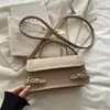 Bolsa Quadrada Pequena de Design de Nicho Transfronteiriça Novo Estilo Outono 2026 Tendência da Moda Bolsa de Ombro Único Feminina Bolsa de Mão Bolsa Elegante