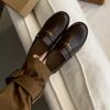 Outono 2025 Novos Mocassins Planos Redondos Estilo Retrô Femininos Estilo Britânico Sapatos Pequenos de Couro Mais Fáceis de Combinar Sapatos Slip-On Femininos