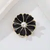 Broche de Perla y Flor Fresca Pétalos Rosas Pin Versátil Accesorio para Traje de Verano Abrigo Corsage Accesorio DIY