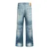 Pantalones acampanados de mezclilla lavada con efecto desgastado y estilo hippie, diseño moderno para hombre con rotos y tachuelas, pantalones casuales únicos