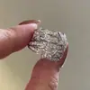 Impresionante anillo de diamantes vintage, diseño de nicho retro exquisito de lujo ligero con un toque de alta gama y artesanía intrincada