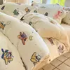 Juego de Ropa de Cama Gruesa de Vellón de Leche de Invierno de Cuatro Piezas Funda de Edredón Cálida de Coral de Doble Cara Juego de Tres Piezas de Sábana y Funda de Edredón para Dormitorio