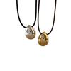 Collar Minimalista Estilo Frío Superficie Metálica Brillante Cuerda de Cuero Forma de Gota de Agua Alta Conservación del Color Cadena de Lana Otoño e Invierno Collar Versátil para Mujer