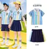 Uniformes Escolares Primarios, Uniformes de Clase, Uniformes de Jardín de Infancia, Fotos de Graduación de Manga Corta, Actuaciones de Fútbol, Conjunto Deportivo de Cuatro Piezas, Fotos de Estudio Fotográfico