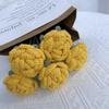 Flor de estambre tejida a mano producto terminado con pétalos puntiagudos hacia afuera, flor de rosa tejida, regalo para cumpleaños y Navidad, flor realista de ganchillo