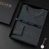 Suéter Masculino de Cashmere 2026 Gola Redonda Outono/Inverno Novo Estilo Cor Sólida Malha Amiga da Pele Para Jovens e Meia-Idade Camada Base Suéter Fino