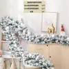 Guirnalda de Flocado Navideño con Efecto Nieve Blanca, Decoración Navideña Artificial para Colgar en Puertas, Marcos de Ventanas de Centros Comerciales y Enredaderas de Árboles