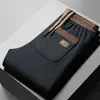 Moda masculina de otoño e invierno: pantalones casuales de pana elegantes y únicos de corte holgado, modernos y sencillos, pantalones largos atléticos versátiles de pierna recta