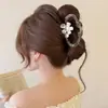 Pinza para el pelo de nube refrescante de verano para mujer 2026 Nuevo estilo Clip de tiburón de perla y flor de alta gama Pasador Accesorio para el cabello para mujer