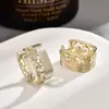 Aretes de Tachuela de Encaje Hueco de Lujo Ligero Incrustados con Circonita Aretes en Forma de U Esmerilados Cepillados Exquisitos de Alta Gama Moda Aretes de Viaje para Mujer