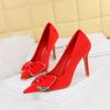 516-H31 Zapatos de tacón alto de aguja para mujer, de moda coreana, para banquetes, de gamuza, con punta baja y lazo de diamantes de imitación.