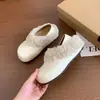 Zapatillas de Felpa de Moda Estilo Nuevo Birkenstock para Uso en Exteriores 2026 Zapatos de Piel Botas de Nieve Otoño Invierno Zapatillas Cerradas a Media Pierna Pequeñas