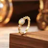 Anel de Opala Sintética Colorida Mágica Vazada Estilo Japonês Luxo Leve para Mulheres Prata de Lei S925 Banhado a Ouro Anel Empilhável Versátil Joia de Nicho
