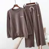 Pantalones de pijama cálidos de otoño e invierno para mujer, pantalones casuales de terciopelo engrosado para el hogar, ropa exterior, deportivos, para mediana edad, de pierna ancha