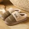 Nuevas Zapatillas de Algodón de Gama Alta 2025 para Mujer Invierno Suela Gruesa Forro de Felpa Engrosadas Cálidas Zapatillas de Algodón para Pareja Talla Grande Hombre