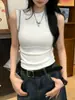 Camiseta sin mangas básica negra de cuello medio para mujer, corte ajustado, top tipo camiseta elegante, nuevo estilo de verano 2026