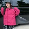 Roupas Infantis Estilo Coreano 2026 Outono Novidades Jaqueta com Capuz Corta-Vento para Crianças Jaqueta Elegante para Meninas Casaco