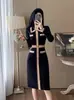 Vestido suéter de punto coreano para mujer, nuevo estilo francés para otoño e invierno, entallado en la cintura, capa base, vestido largo hasta la rodilla