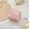 6422 Bolsa de Armazenamento Acolchoada Xadrez Portátil com Decoração de Renda de Coração e Laço 3D para Organização de Batom e Cosméticos