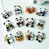 Broche de Panda Transparente con Borde de Dibujos Animados de Acrílico Accesorio para Mochila Regalo para Estudiante de Primaria Muñeca Linda Fresca y Dulce