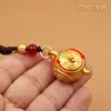 Colgante de Mini Tetera Dorada con Personajes en Relieve, Llavero de Tetera Estilo Zodiacal para Coche, Al Por Mayor